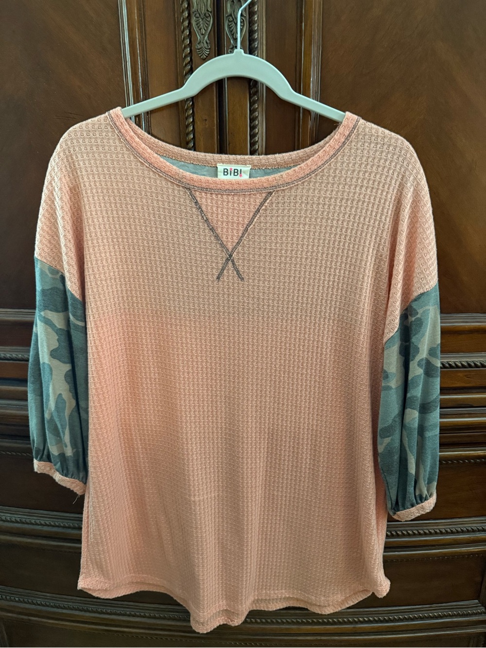 BIBI Peach Waffle Knit Top with Camo Sleeve Accents - XL